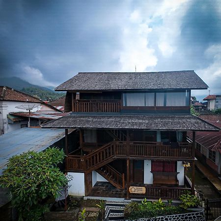 Munduk Tjeraki Houseゲストハウス エクステリア 写真