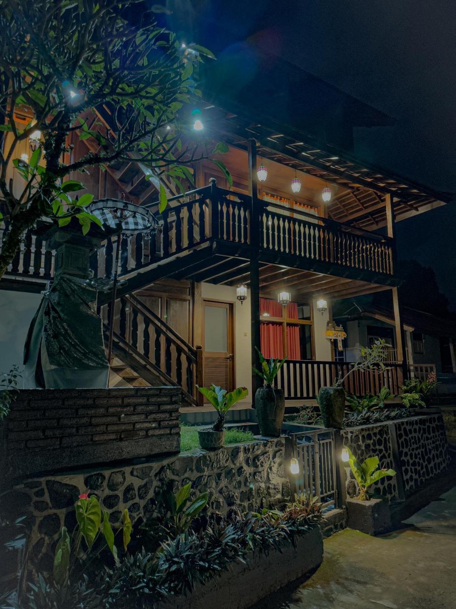 Munduk Tjeraki Houseゲストハウス エクステリア 写真
